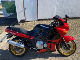 02 Kawasaki ZZR 600